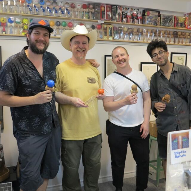 Repost from @kendama.cowboy  So is the rest of Texas coming to visit Tokyo? This is awesome. It's so cool to meet folks from my home state. Many thanks for stopping by to say "howdy"! 🤠
.
.
.
#けん玉 #kendama
#HarajukuKendamaClub #原宿けん玉クラブ #HarajukuKC
#KendamaCowboy #けん玉カウボーイ #KendamaTokyo #けん玉東京
#MESHtokyo #メッシュ東京 #けん玉専門店