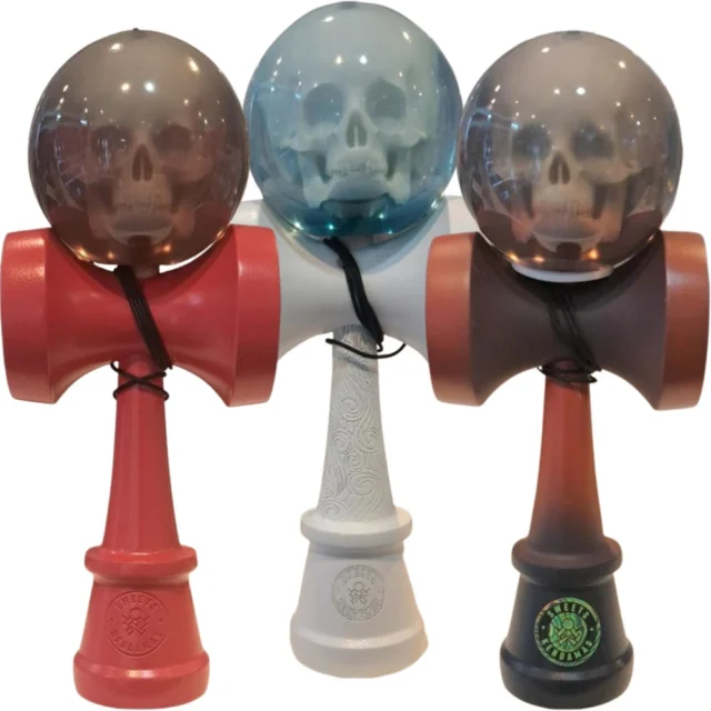 New TARICRAFT x Sweets x Kendama Cowboy urethane skull tama setups and separates.  We're using the Sweets Legend shape with either aTack sticky paint on the ken or blue fuzzy kens for more friction when playing.  We like to think of these as "playable art;" not your daily driver but a good way to put a smile on your face.  Some tamas now also have color variations to help with tracking. @aka_yu3106 @sweetskendamas @kendama.cowboy 
.
.
#けん玉 #kendama
#HarajukuKendamaClub #原宿けん玉クラブ #HarajukuKC
#KendamaCowboy #けん玉カウボーイ #KendamaTokyo #けん玉東京
#MESHtokyo #メッシュ東京 #けん玉専門店 #KendamaShop #けん玉ショップ