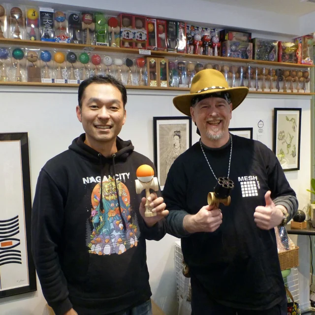Repost from @kendama.cowboy  Big thank you to Akimoto-san from @akimoto_kendama_lab  for dropping by the shop. I look forward to meeting you again sometime. 🤠
.
.
#けん玉 #kendama
#HarajukuKendamaClub #原宿けん玉クラブ #HarajukuKC
#KendamaCowboy #けん玉カウボーイ #KendamaTokyo #けん玉東京
#MESHtokyo #メッシュ東京 #けん玉専門店 #けん玉ショップ